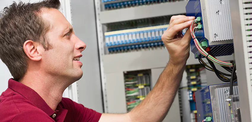 Offshore and Petroleum Facility Electrician in Helena